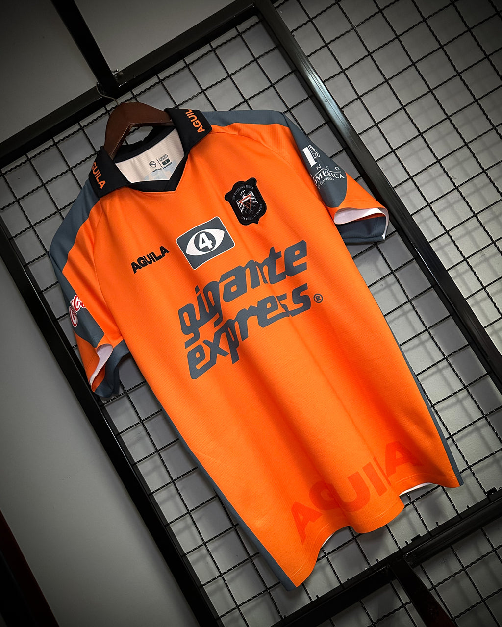 Águila Visita 2002/03